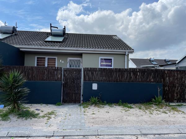 Property For Rent in Pelikan Park, Cape Town