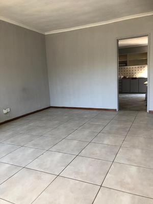 Cottage For Rent in Hazendal, Cape Town