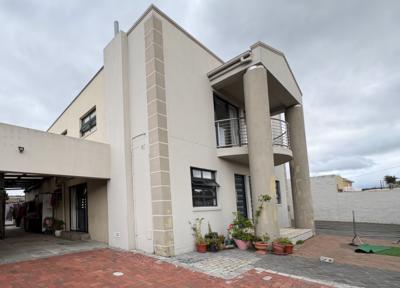 House For Rent in Wetton, Cape Town