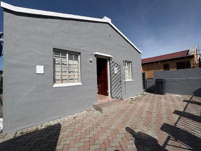 House For Rent in Woodlands, Mitchells Plain